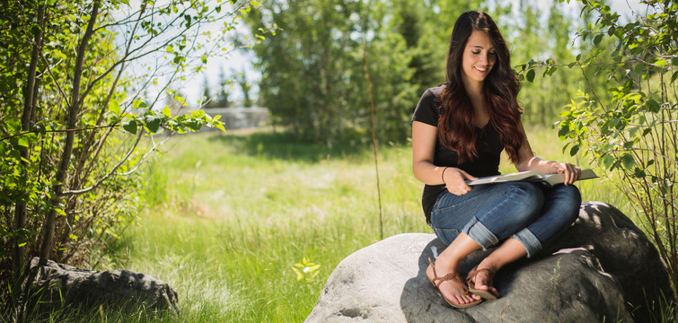 Campus ministries at King's strives to provide students with opportunities to grow, worship, pray, serve and connect.