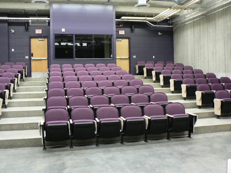 Rent the lecture theatre at King's, which includes an overhead LCD projector, sloped seating and accommodates up to 125 people. 
