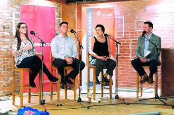Entrepreneurs Nicolette Leonardis, Jordan Jolicoeur, and Justine Barber with Mike Connolly.